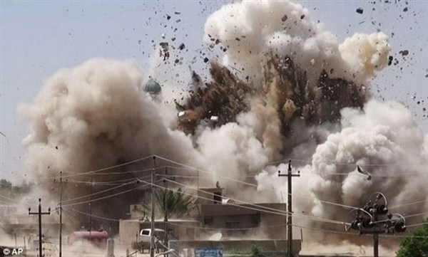 داعش يفجر مرقد النبي يونس في الموصل
